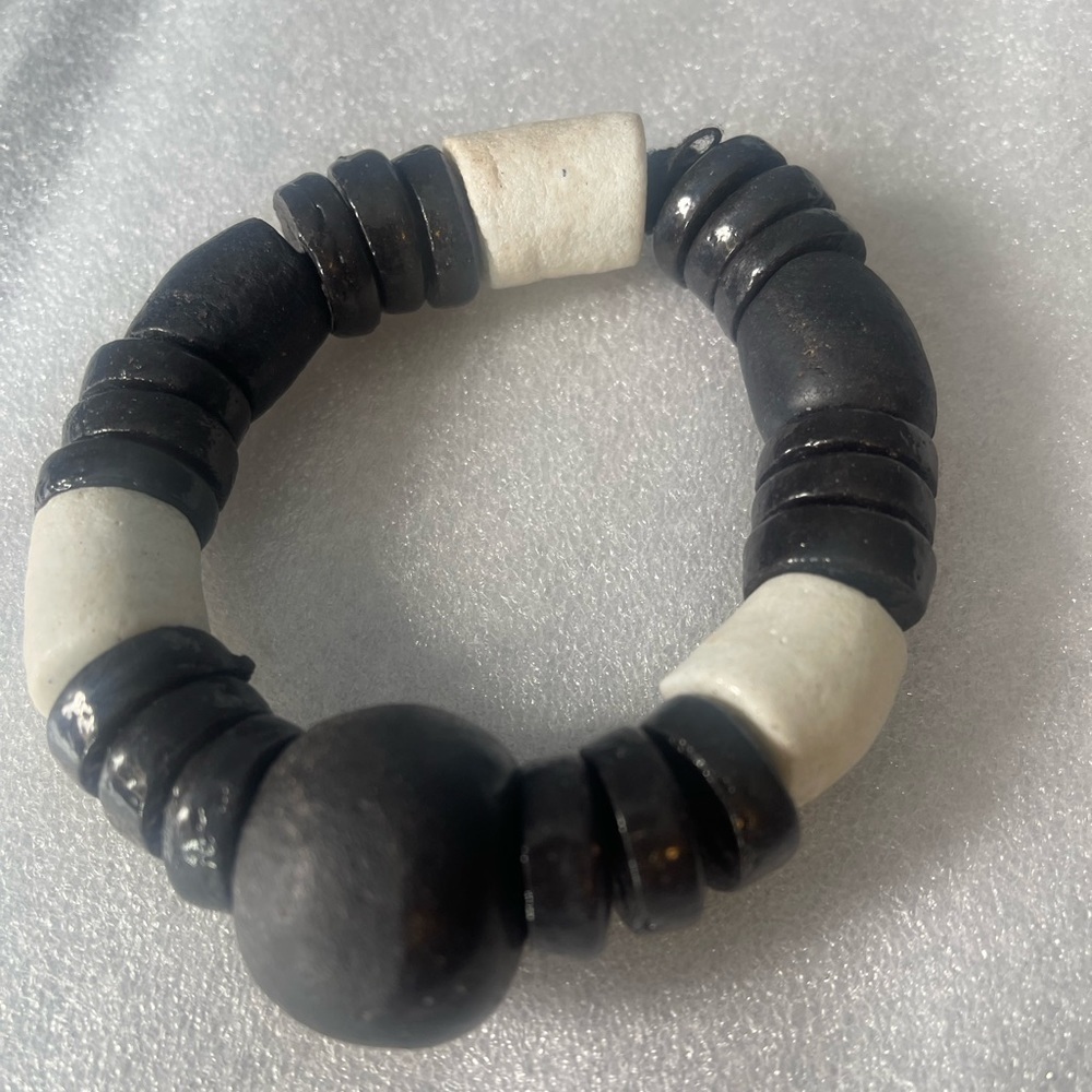 Men’s Beaded Bracelet - Picture 2 of 4